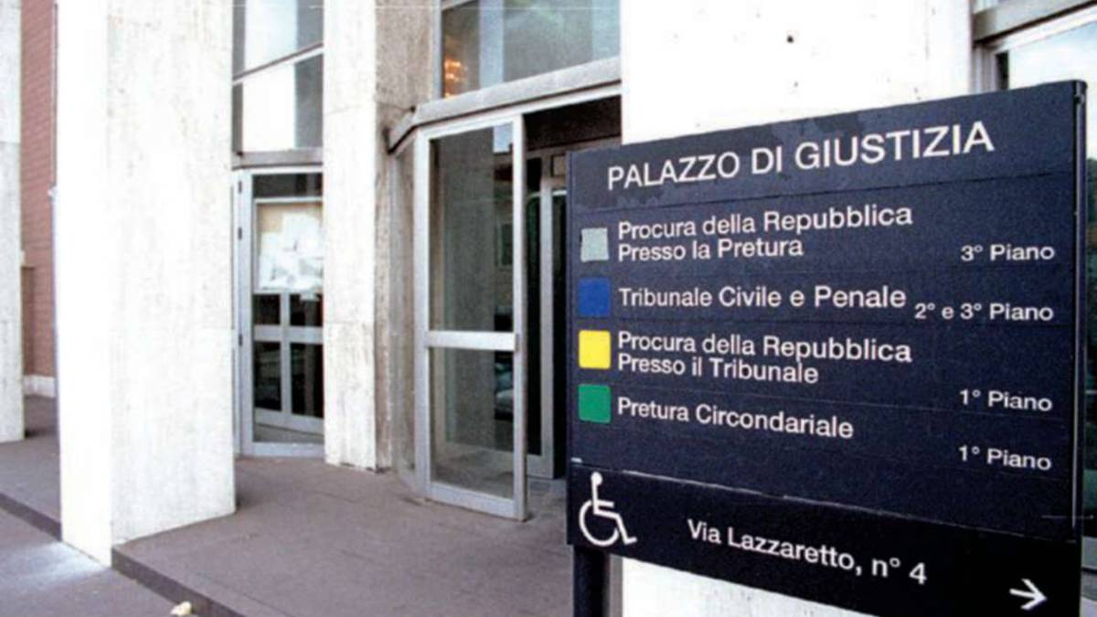Savignano, beve e tampona un'auto: assolta per tenuità del fatto
