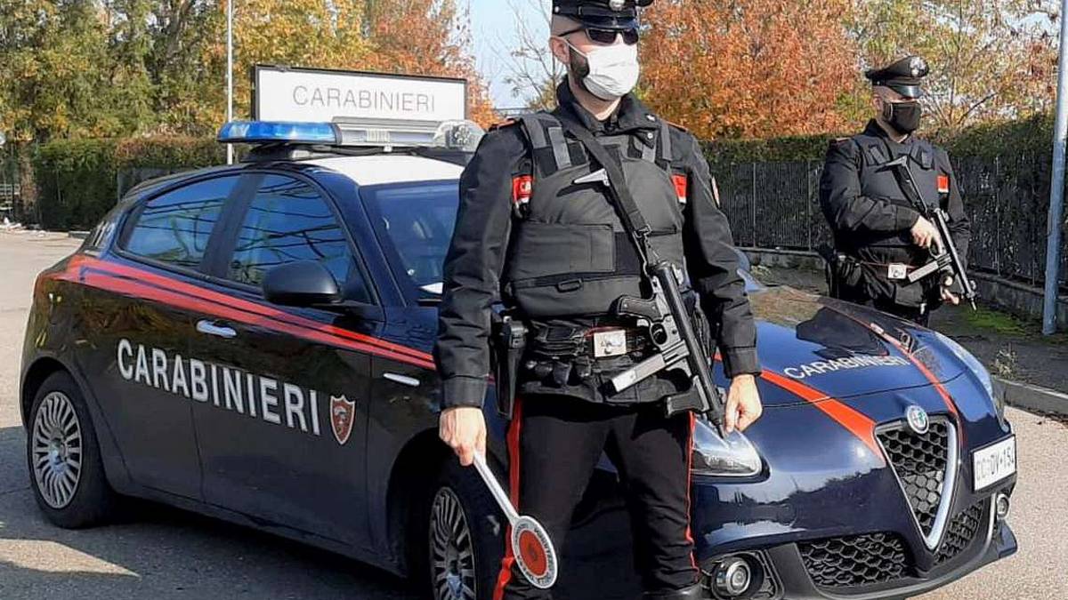 Imola. Assembramenti e coprifuoco: multati 38 giovani