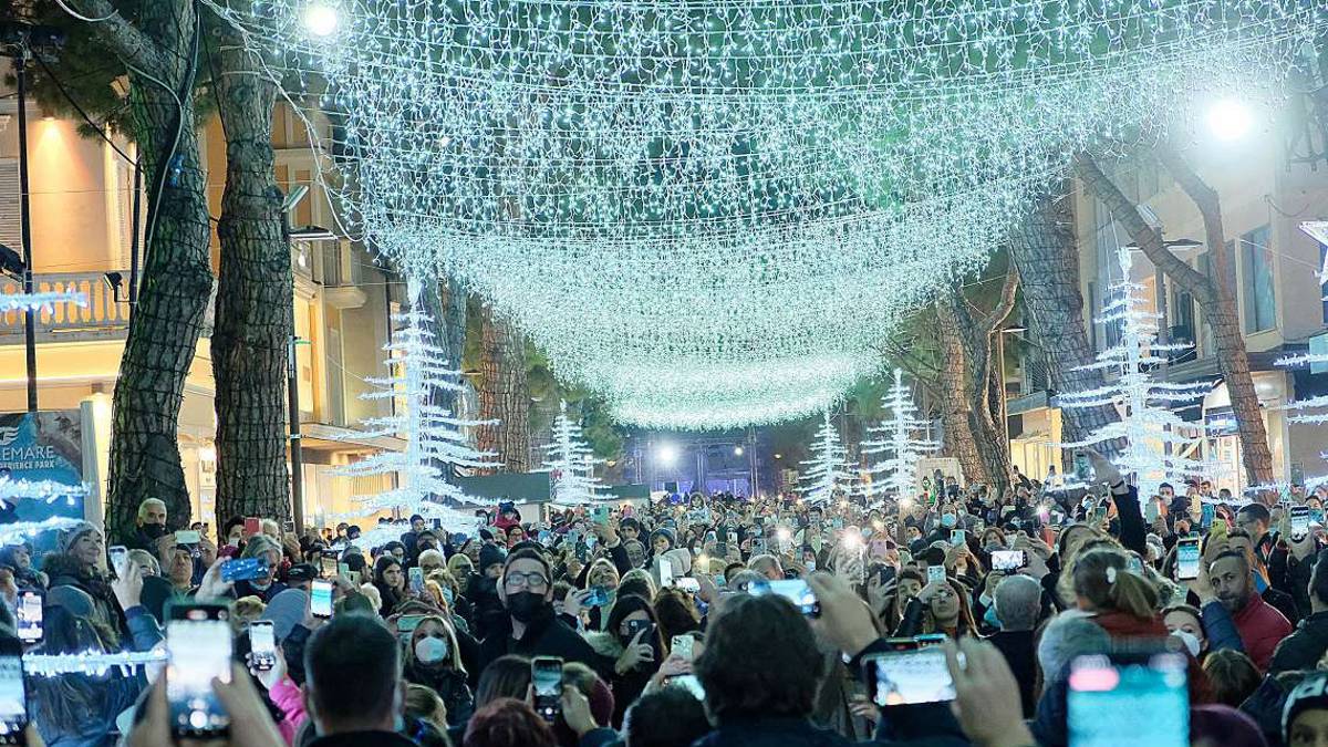 Capodanno a Rimini, prenotazioni ripartite: gli hotel assumono