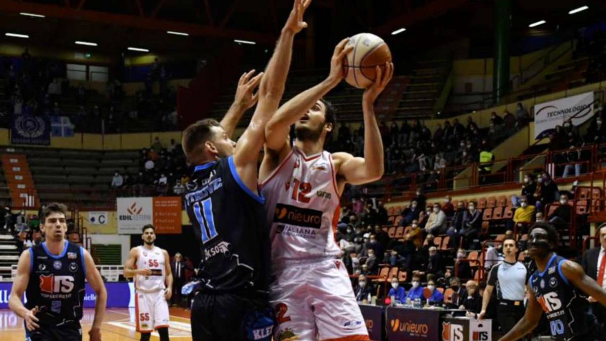 Basket A2, Unieuro senza Palumbo contro Nardò e Ravenna