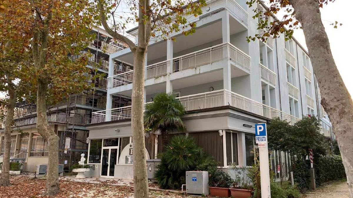 Inchiesta sui fallimenti, via i sigilli a hotel e immobili