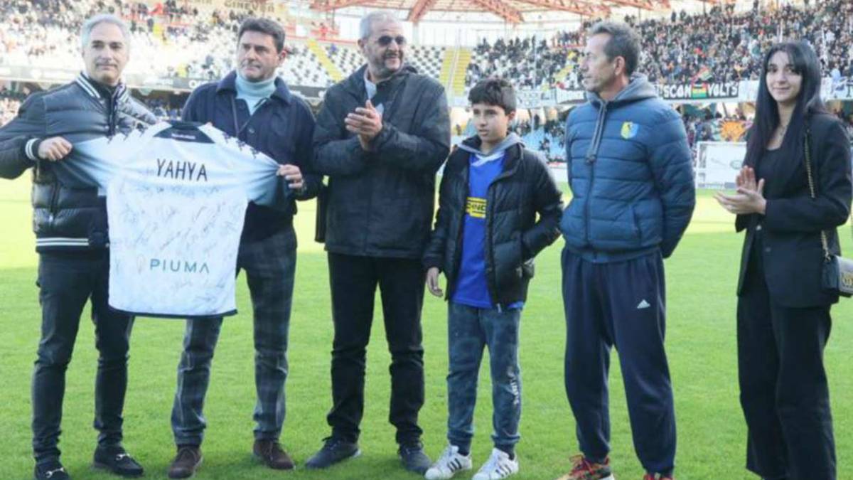 I tifosi di Cesena e Ancona uniti negli applausi a Yahia, morto a 7 anni