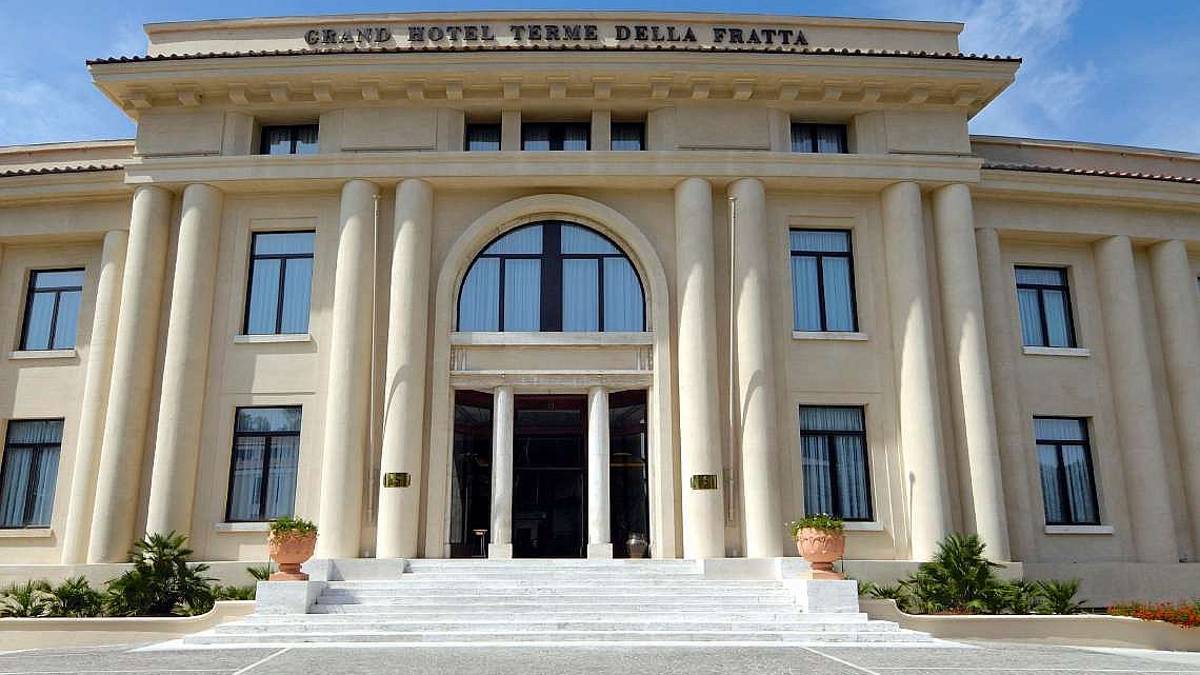 La maglia rosa Egan Bernal al Grand Hotel Terme della Fratta