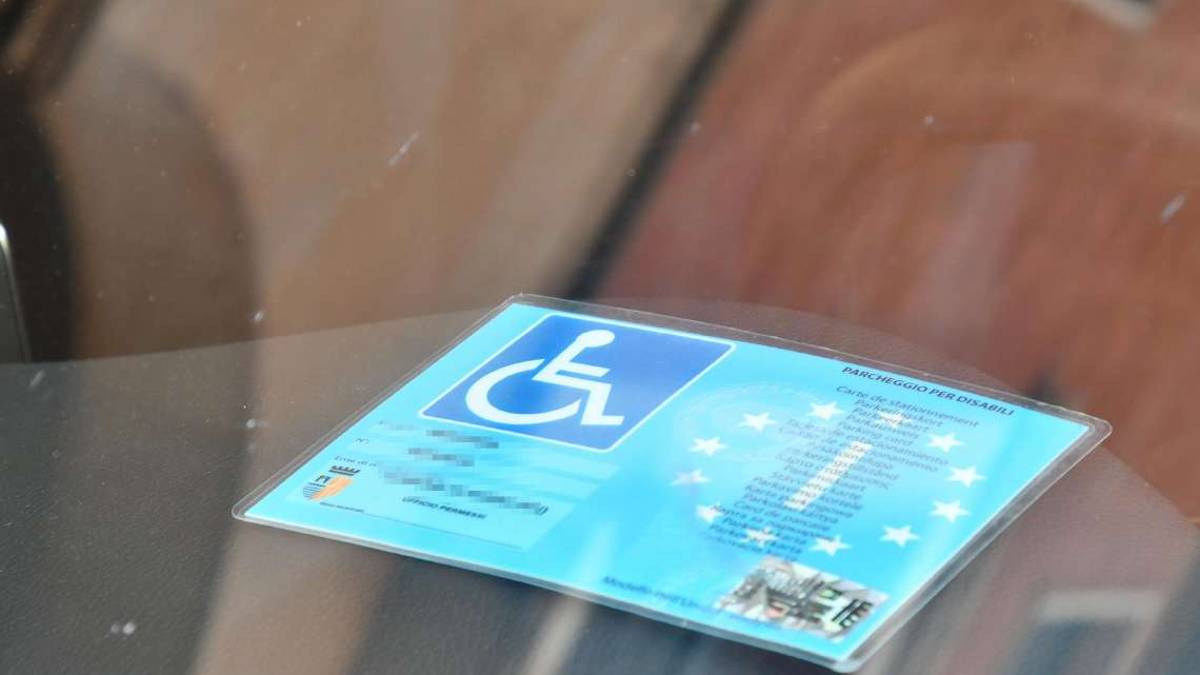 A Forlì 683 multe per sosta nel parcheggio riservato ai disabili