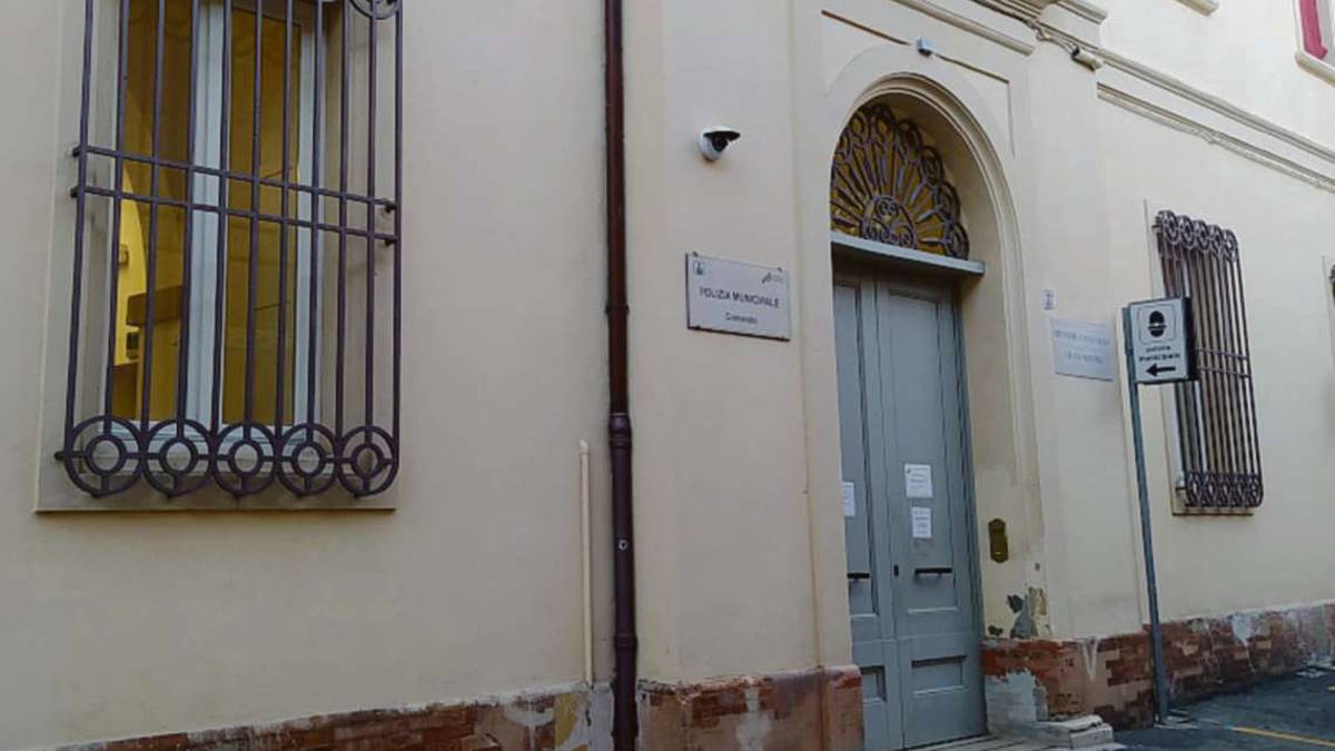 Faenza, l'ex vigile Valgimigli fa ricorso per chiedere il reintegro