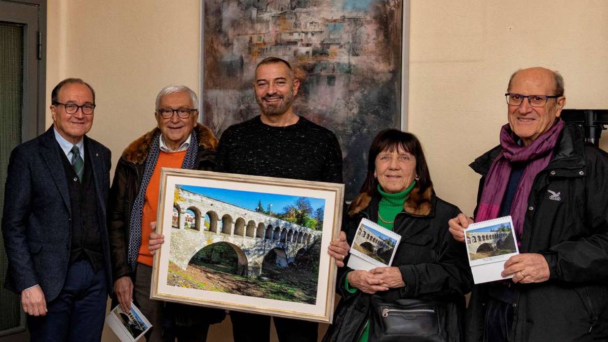 Civitella, stampa fotografica donata al sindaco
