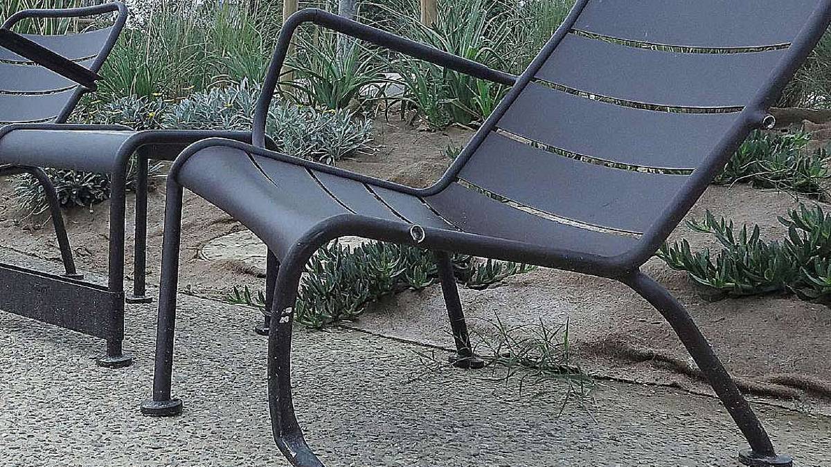 Viserba, il lungomare cade a pezzi
