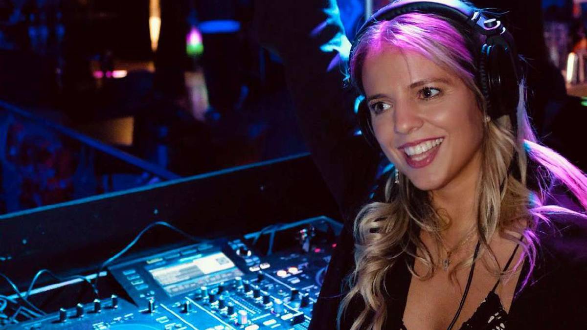 Virginia Lazzarini, la deejay che fa ballare mezza Europa