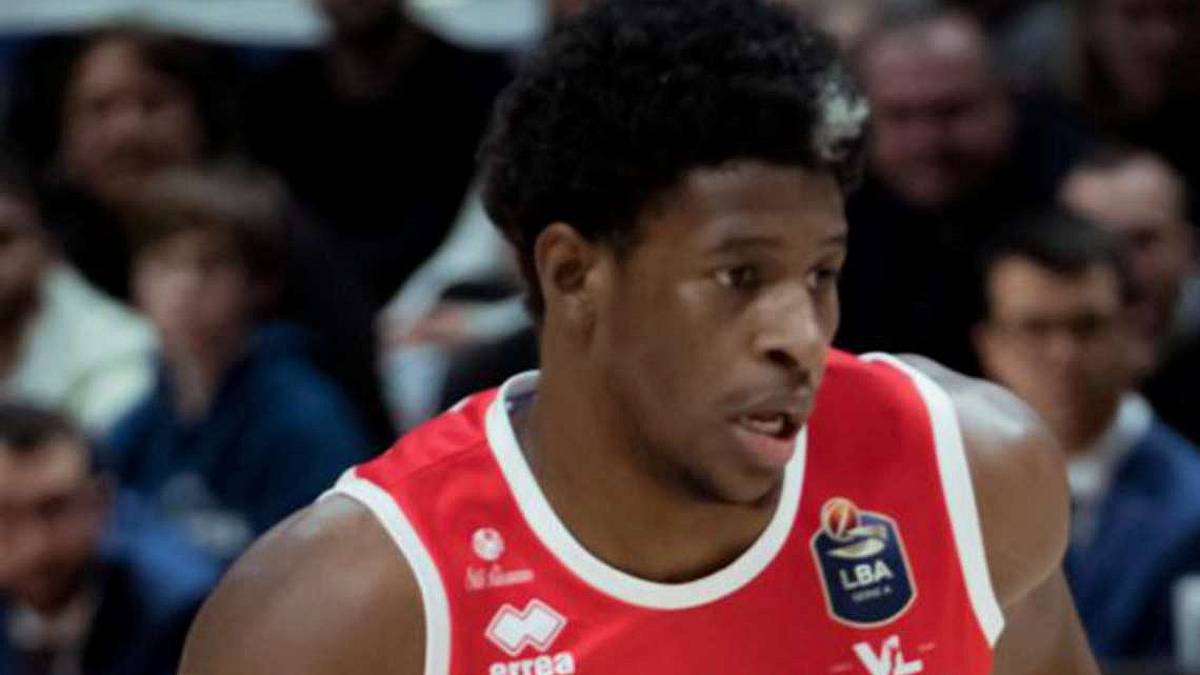 Basket A2, l'Unieuro punta Barford e la campagna abbonamenti
