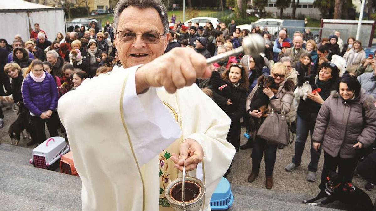 Riccione. Angeli custodi in festa, una mostra ricorda don Giorgio