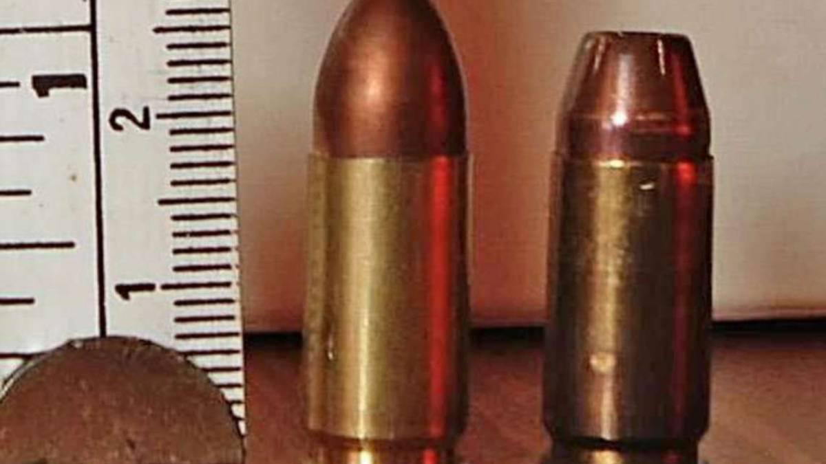 Rimini. Nell'armadietto della palestra spunta una pistola