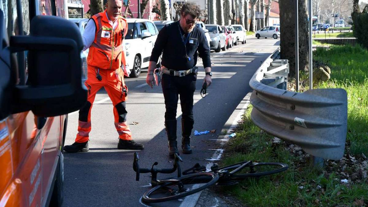 Forlì, caduta in bici: grave 66enne