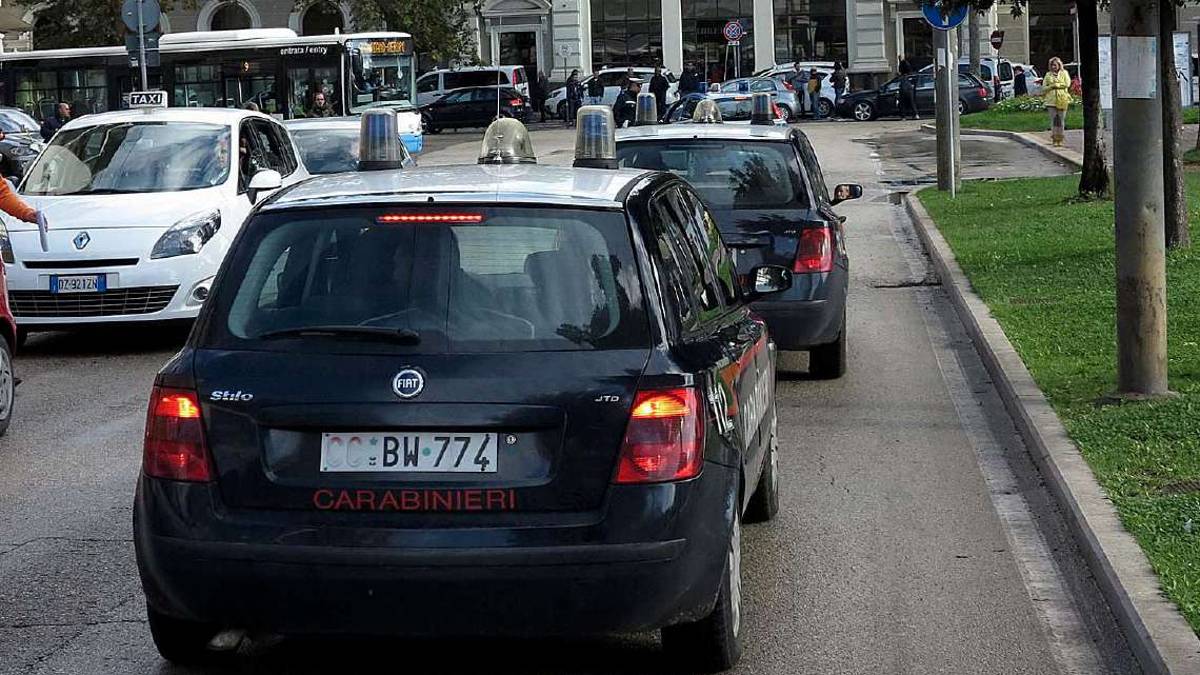 Rimini, un altro accoltellamento in stazione: 18enne ferito dopo una rapina