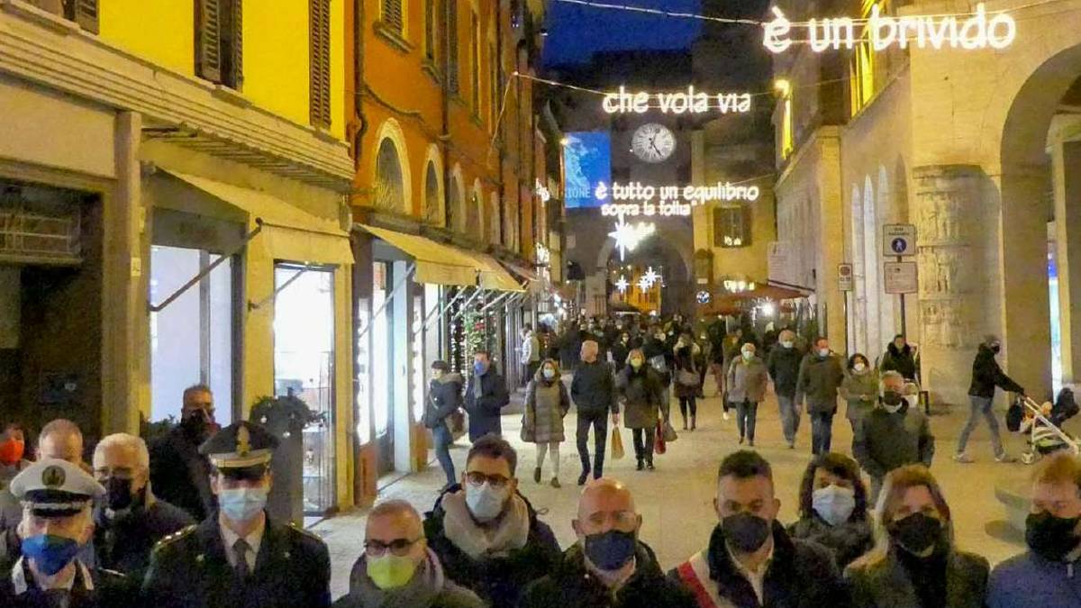 Imola, luci di Natale accese in centro storico