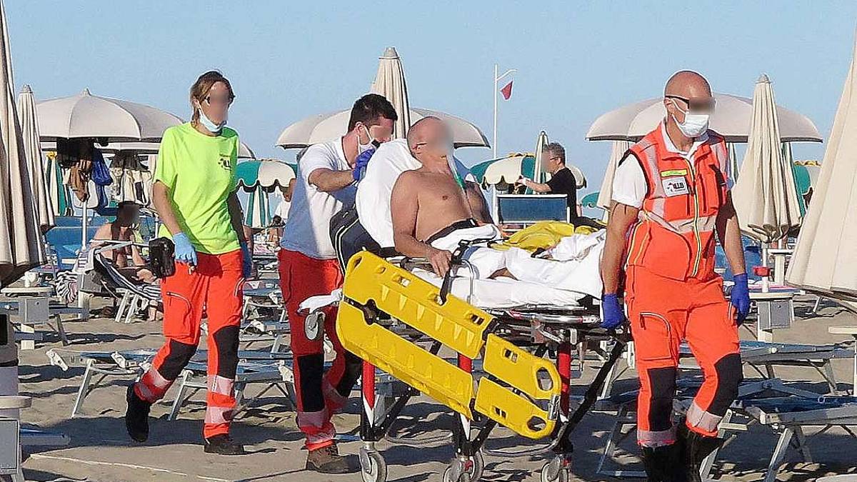 Rimini. Mare mosso, salvati 3 ragazzini e 6 adulti