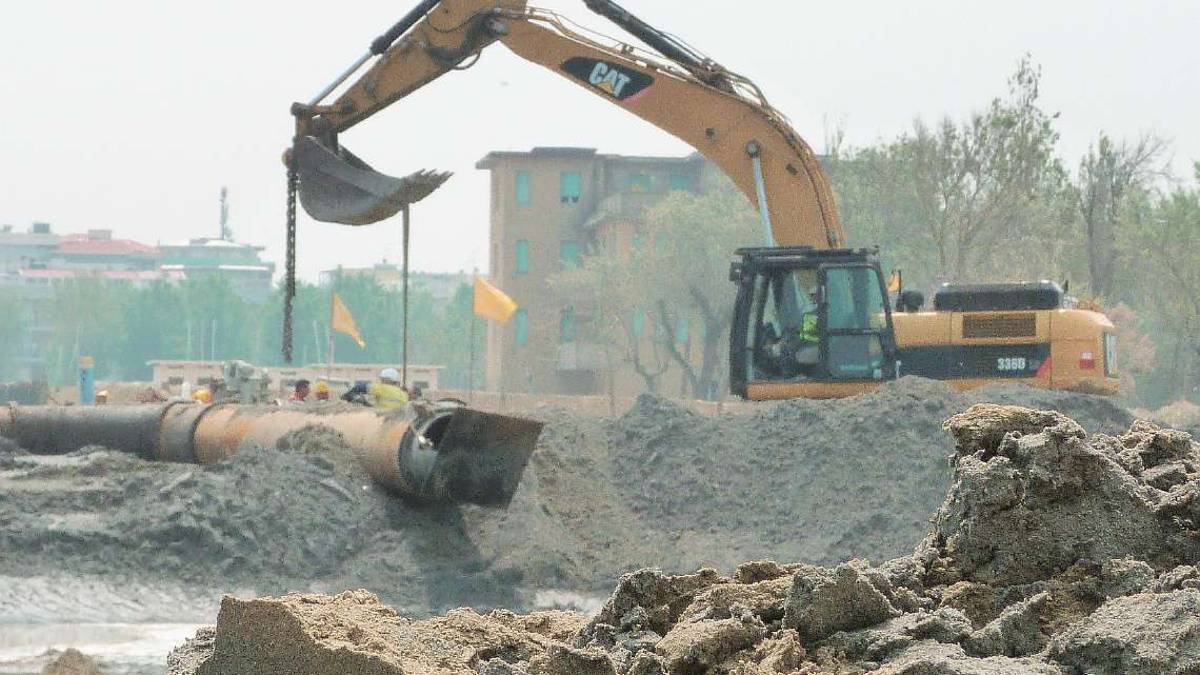Cesenatico, sabbia dal mare per ampliare la spiaggia: via libera