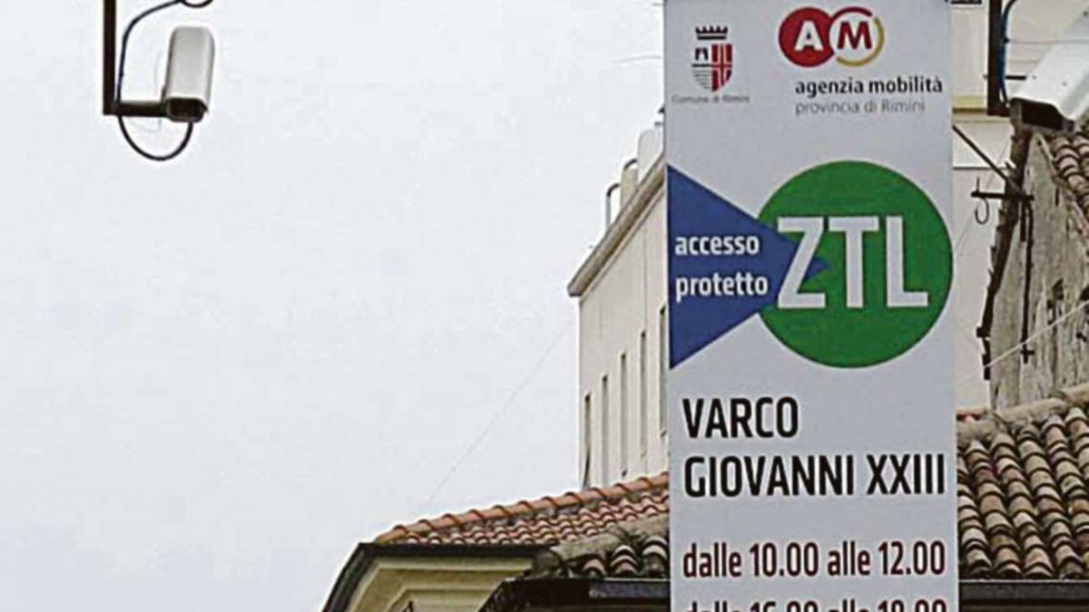 In auto a Rimini e la Ztl: ecco cosa cambia