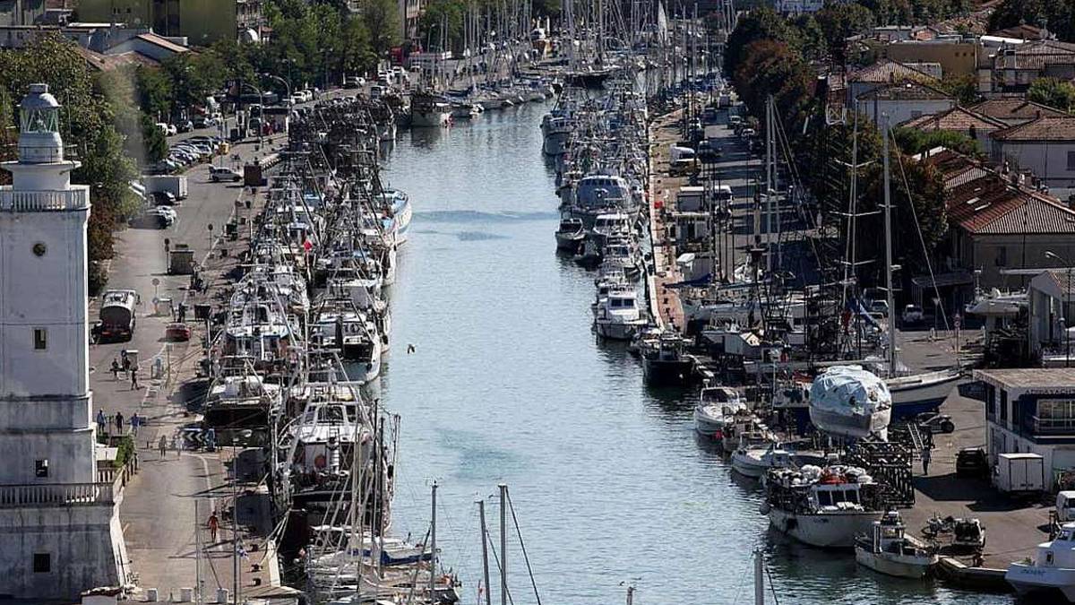 Rimini, dragaggio dell'imboccatura del porto canale: via libera ai lavori
