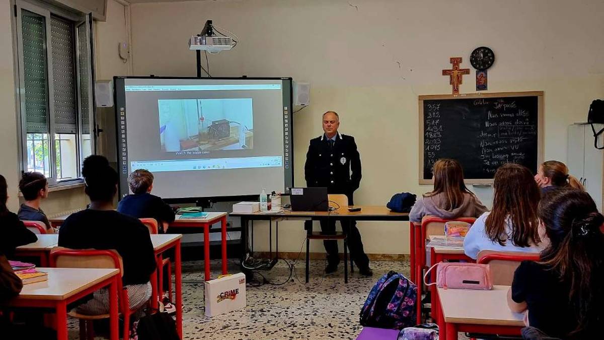 Castrocaro, studenti a lezione di legalità