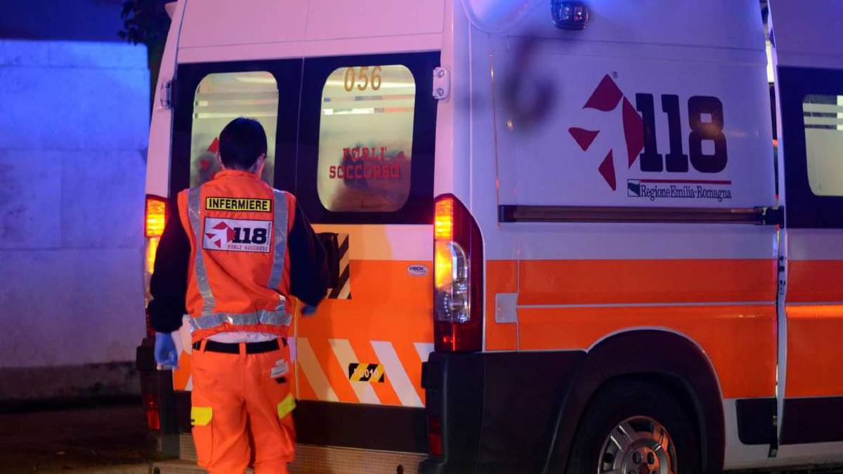 Riccione. Coma etilico, quindicenne sviene in viale Ceccarini