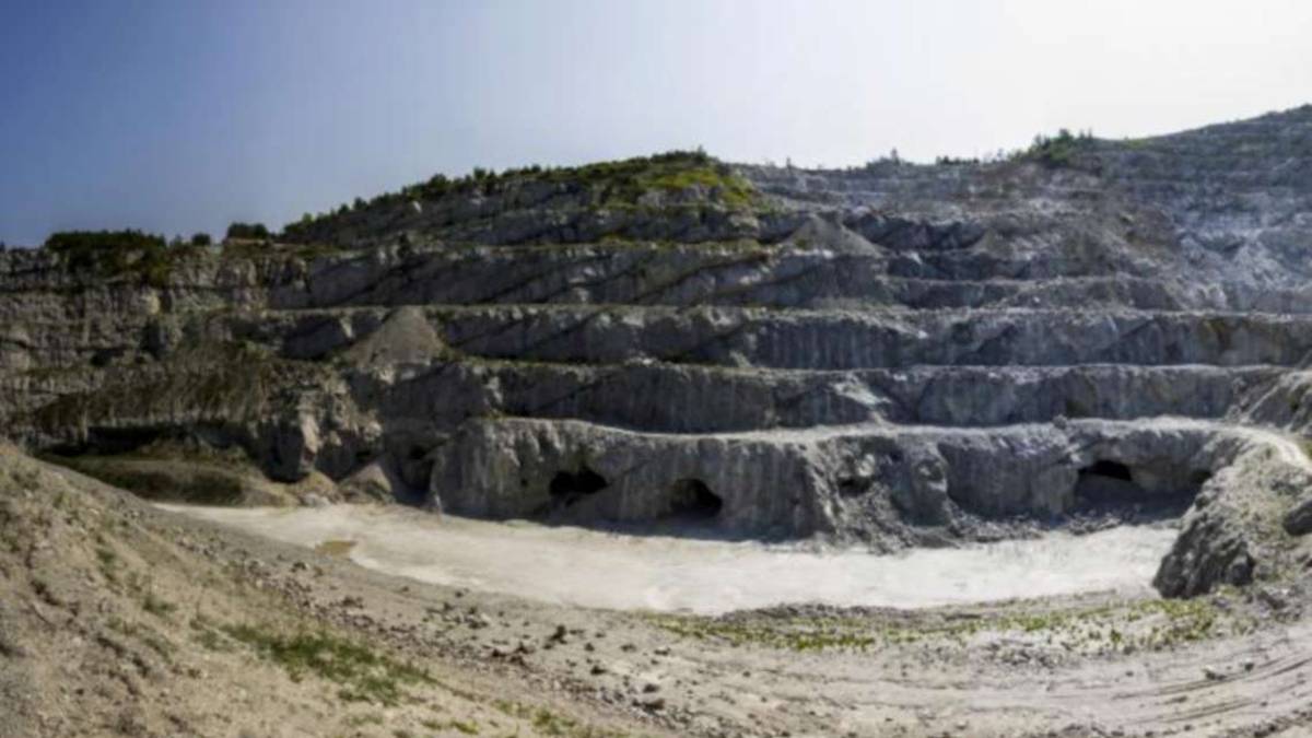 Imola, camminata del Cai: No all'ampliamento della cava
