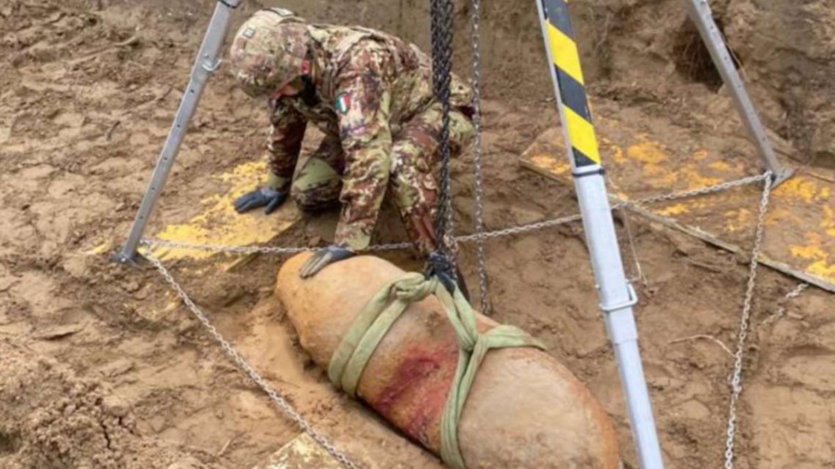 La bomba trovata a Cervia è stata fatta brillare