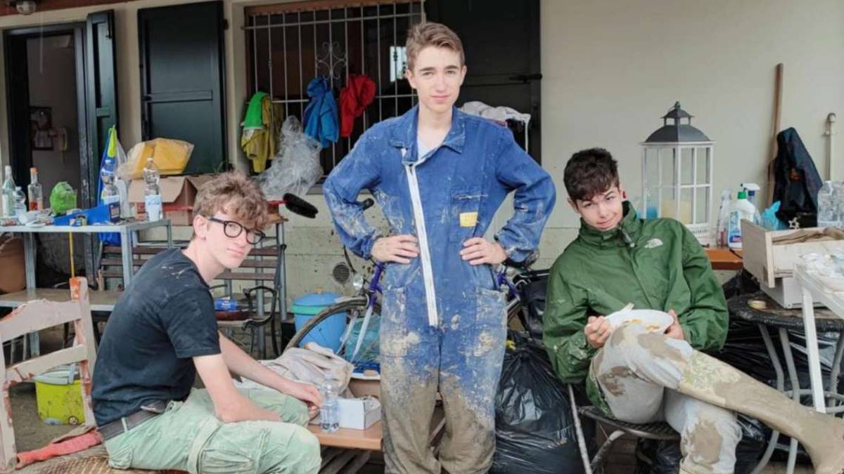 I protagonisti dello sport imolese diventano angeli del fango