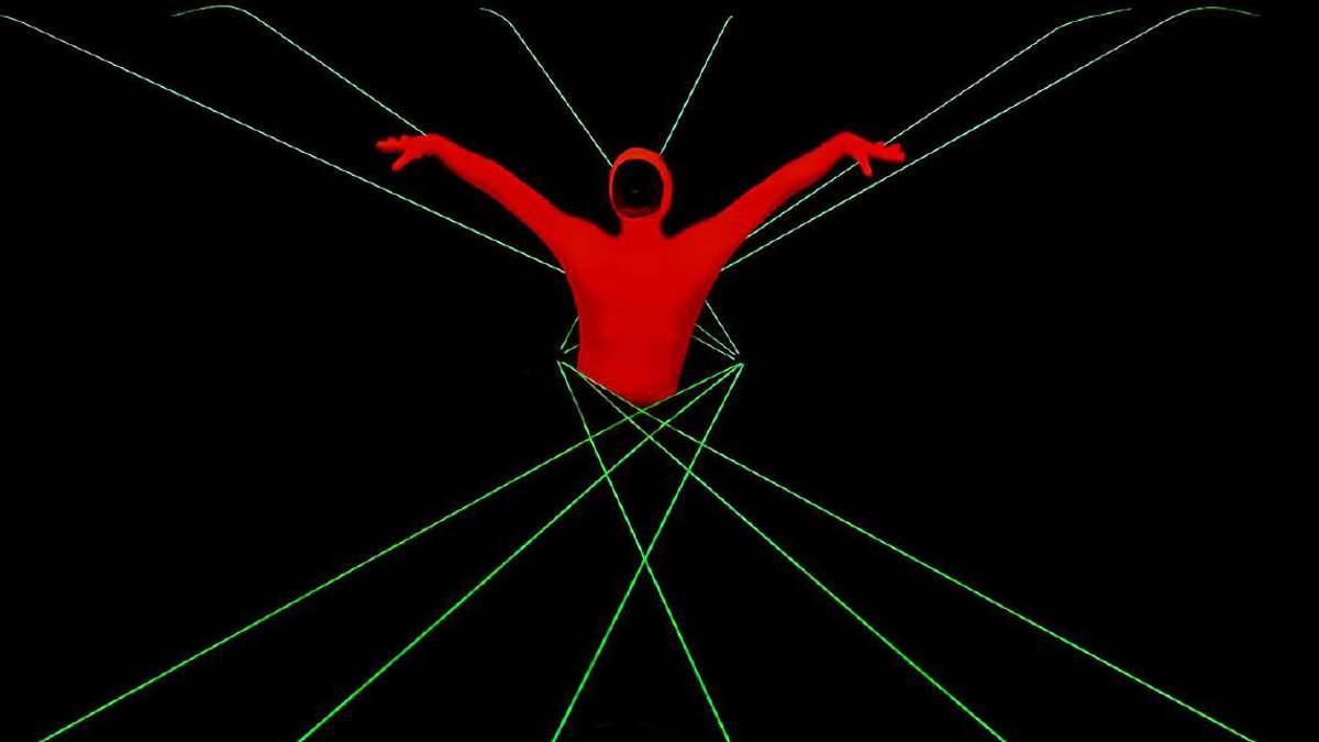 Il Blu infinito danza al Bonci