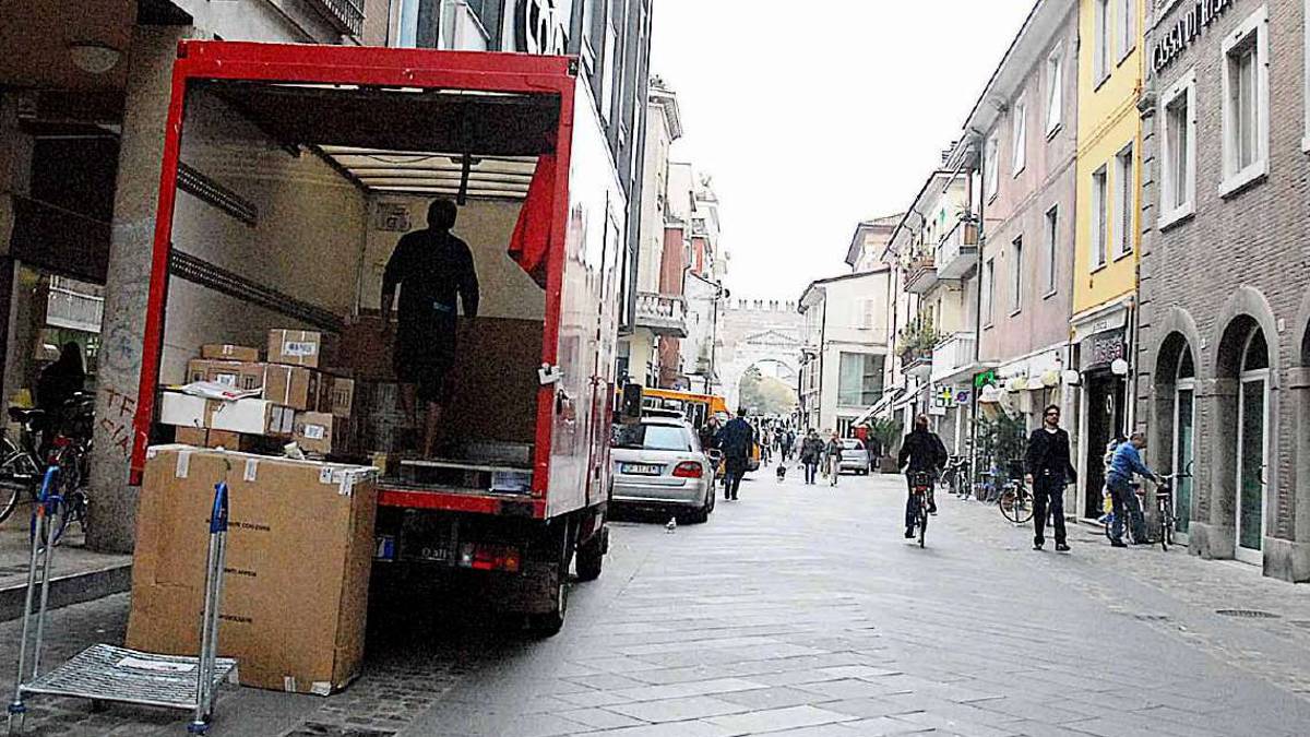 Rimini. Caro gasolio, allarme di Cna: Trasporti a rischio paralisi