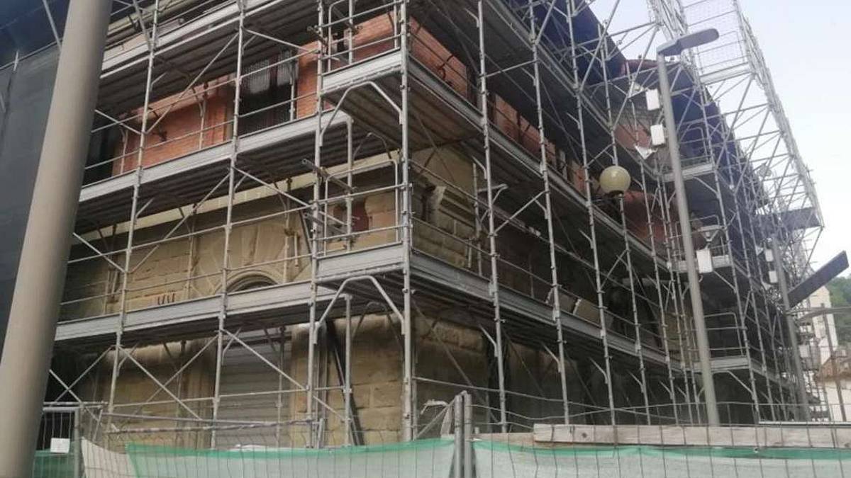 A San Piero i lavori del municipio ripartono a settembre