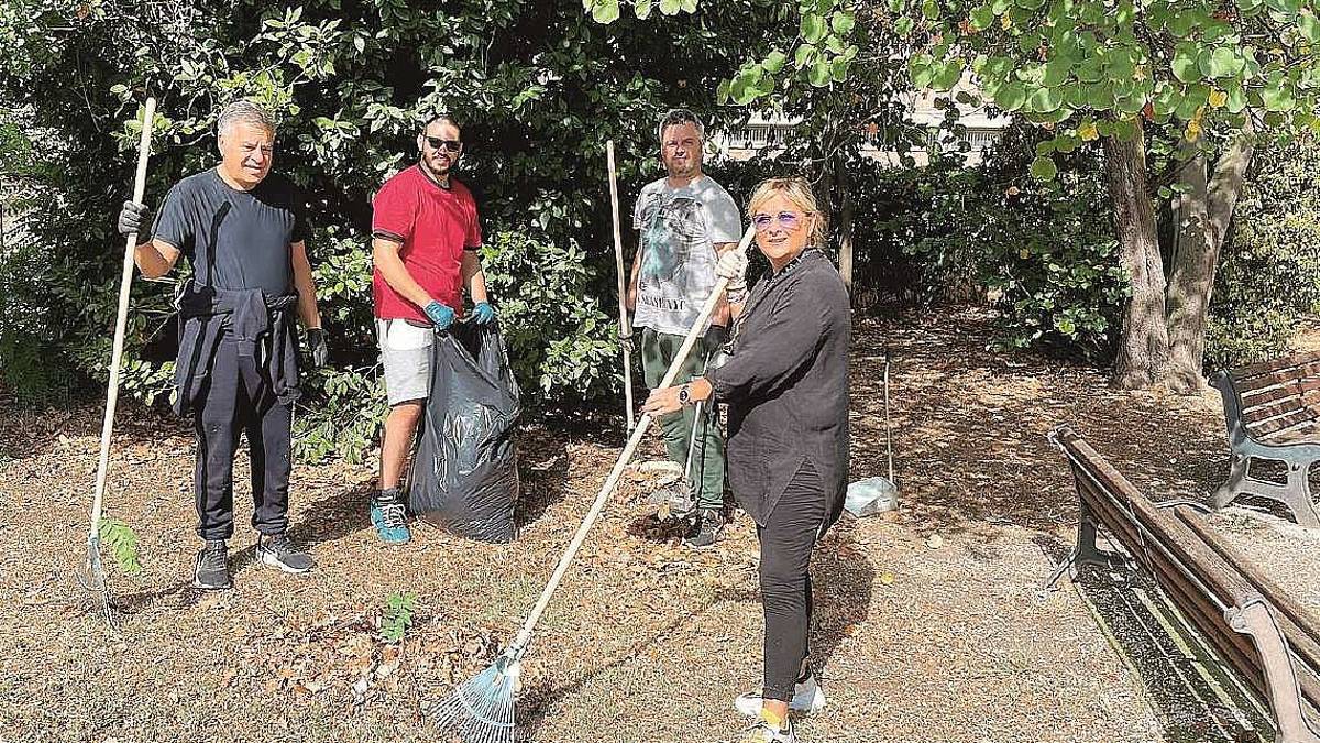 Savignano, rifiuti di tutti i tipi al Cesare, mutande incluse