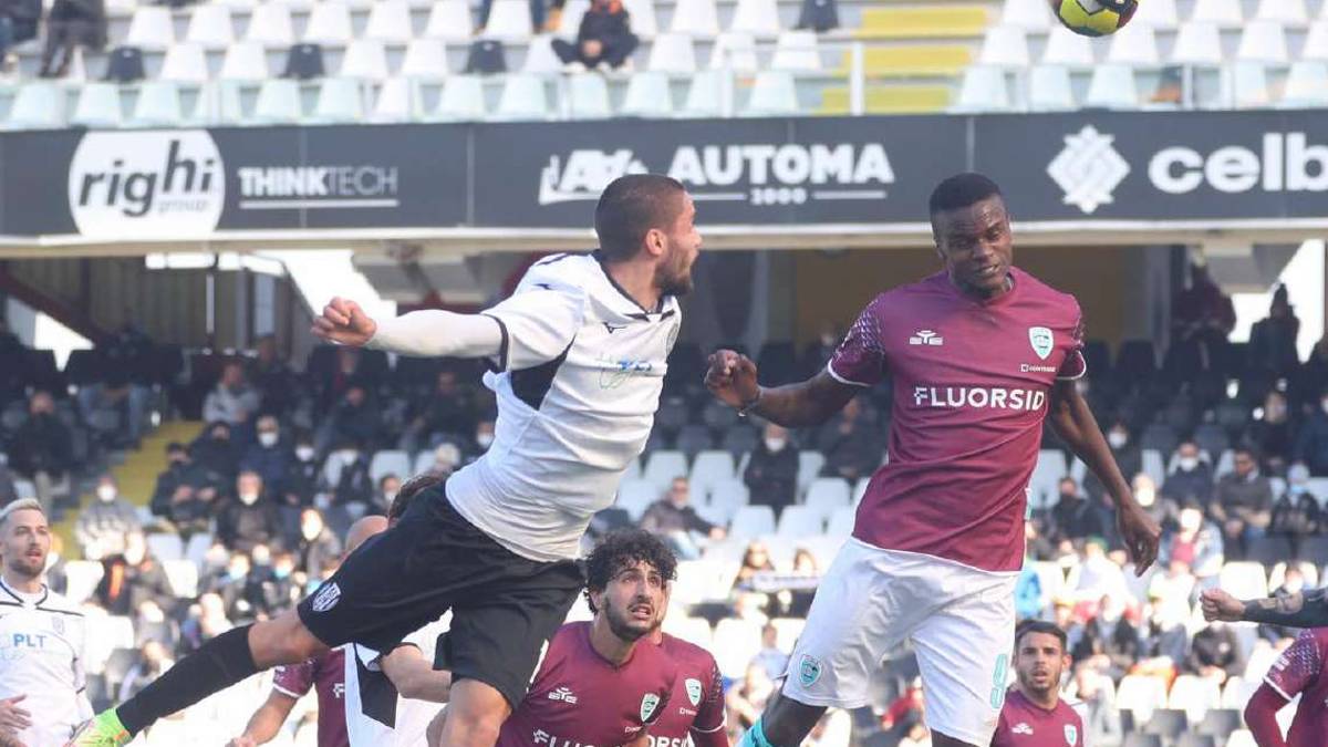 Calcio C, dopo Ferrante il Cesena cerca un'altra punta: Minesso ha scelto la Triestina, ora il favorito è King Udoh