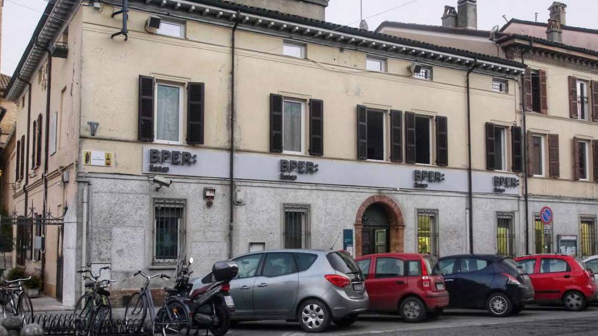 Ravenna, chiude una banca a Borgo San Rocco. Caso in consiglio