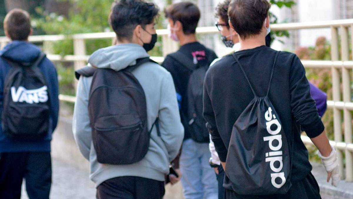 Ravenna, Alzi la mano chi non è vaccinato. Polemiche a scuola