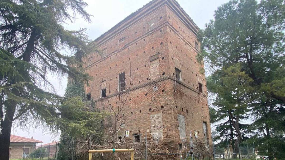 Cesena: appello per il palazzaccio e per chiedere fondi a Roma