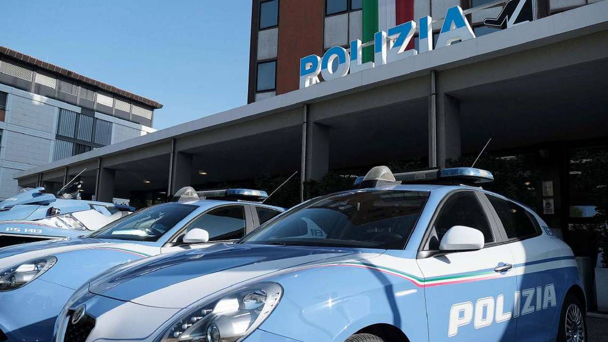 Rimini, rapinata mentre carica la spesa e travolta, è grave una pensionata