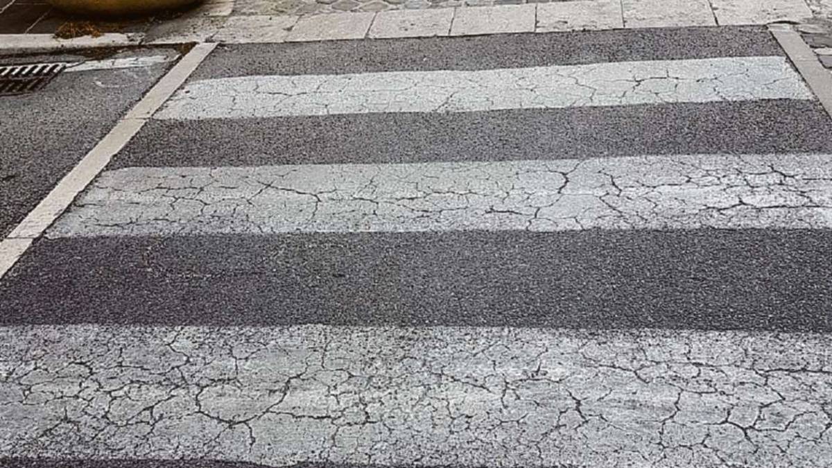 Rimini, investito due volte sulle strisce: caccia al pirata
