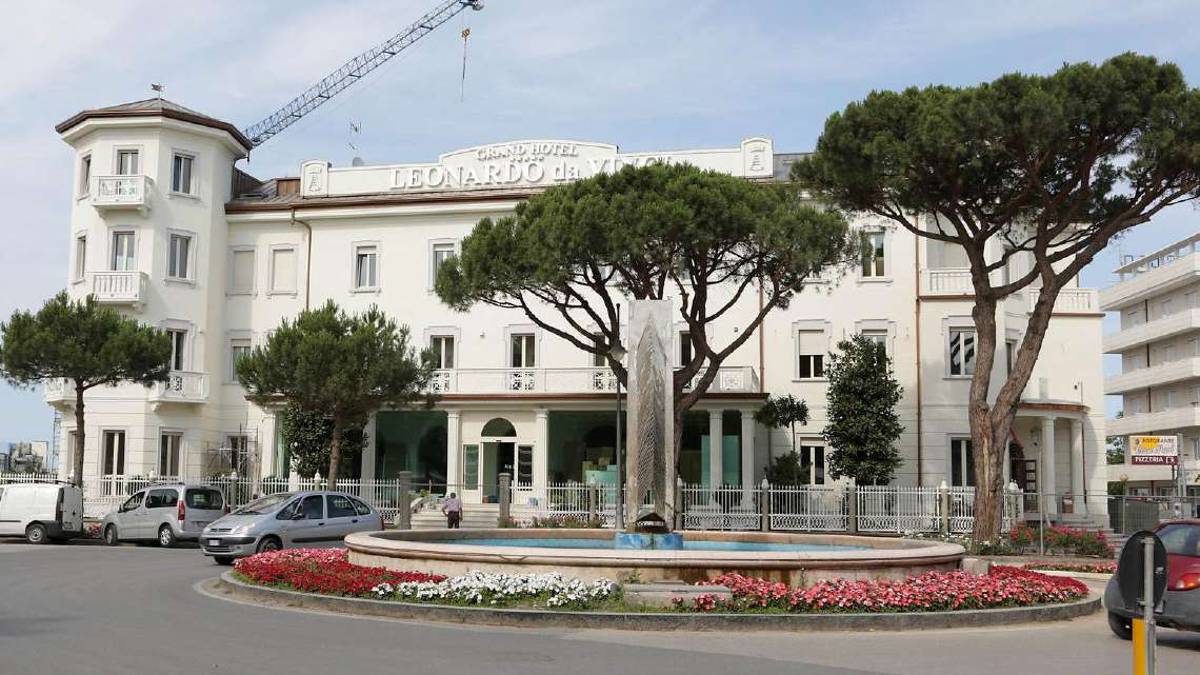 Cesenatico: nuove contestazioni in aula sul caso Da Vinci