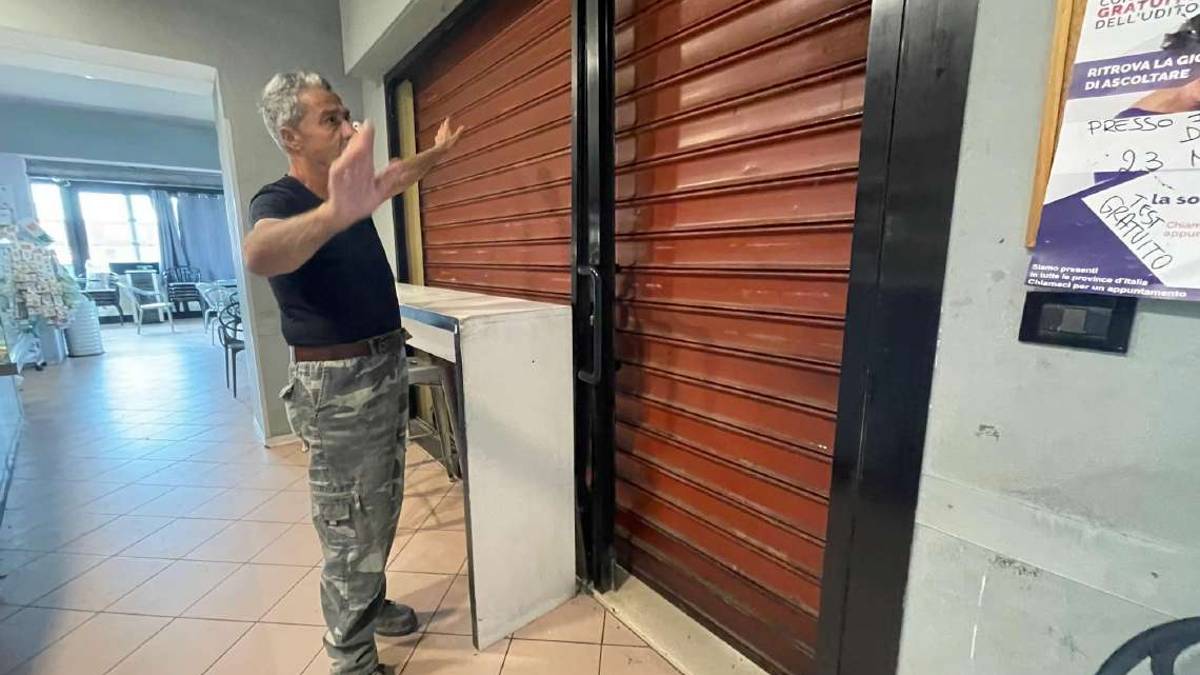 Cesena, doppia spaccata notturna: tanti danni, poco bottino