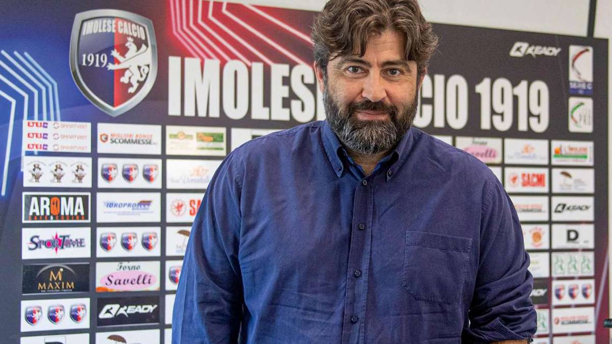 Calcio C, iscrizione e area tecnica: Imolese in attesa