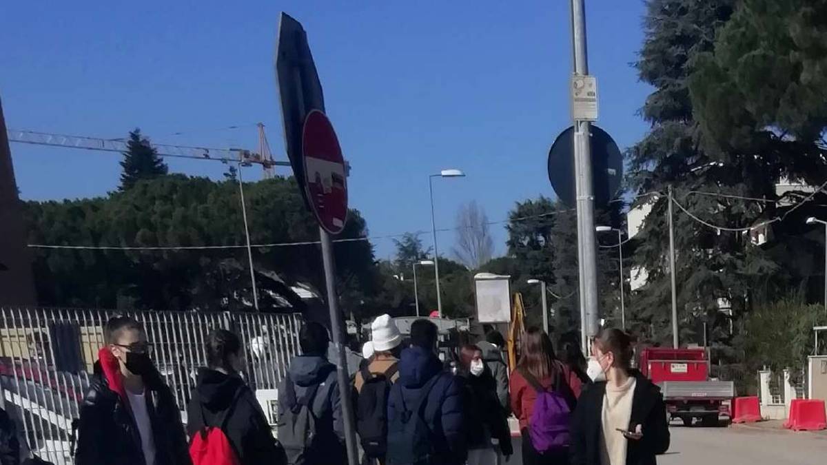 Riccione. I ragazzi delle superiori: Dad? A casa non si fa nulla