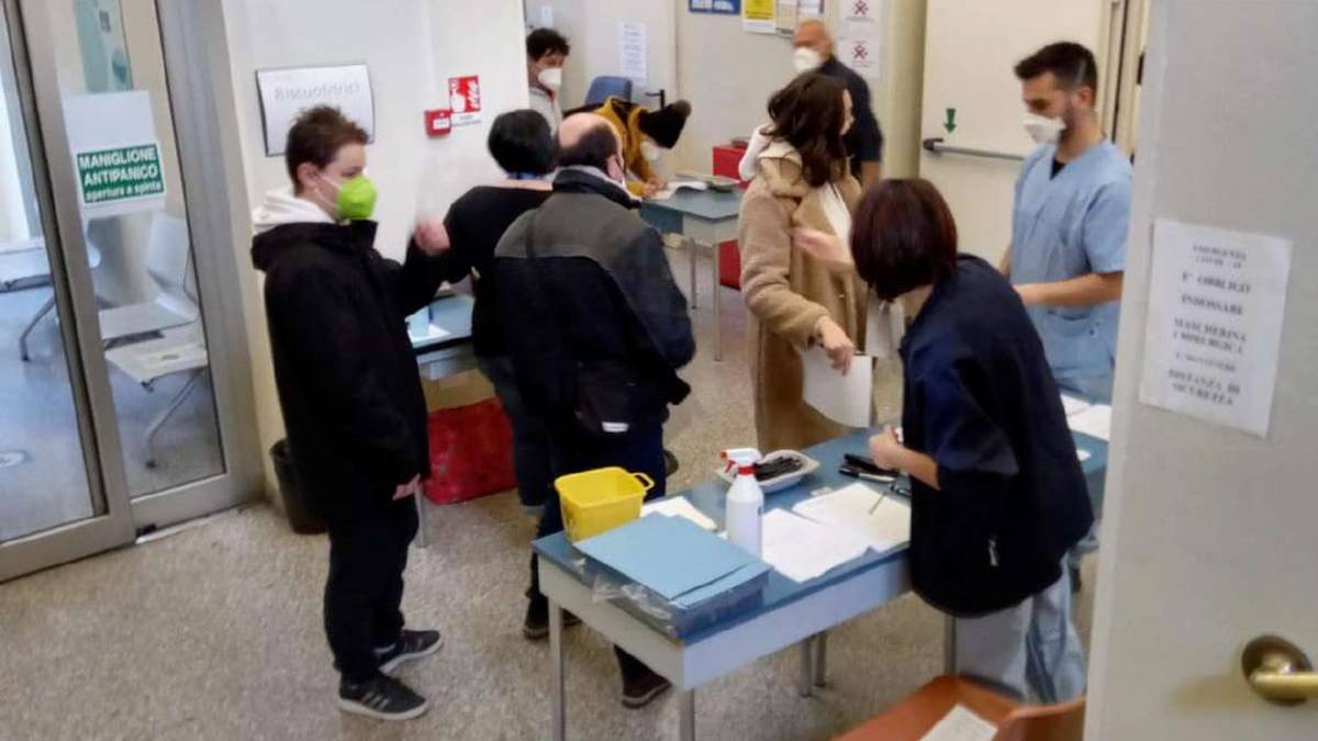Ravenna, minorenne al pub col green pass di un'altra persona