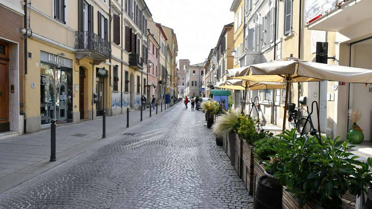 Forlì. Pullman per la mostra in via Regnoli, si accende la protesta