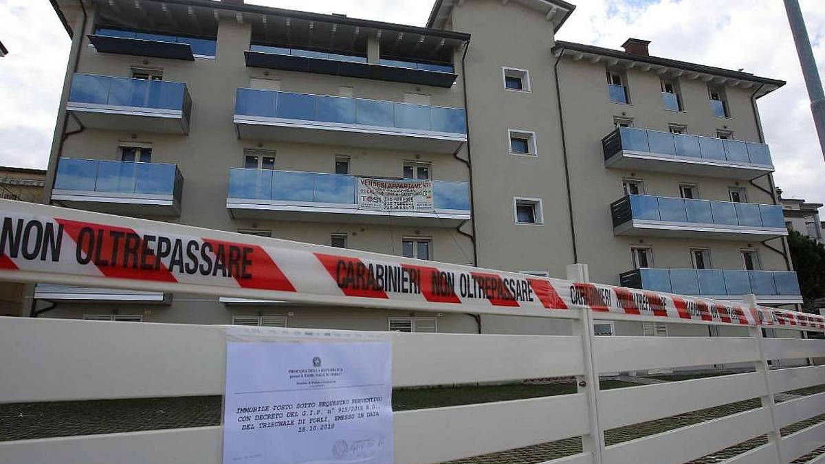 Cesenatico, ex hotel Riviera: il costruttore si difende per 4 ore