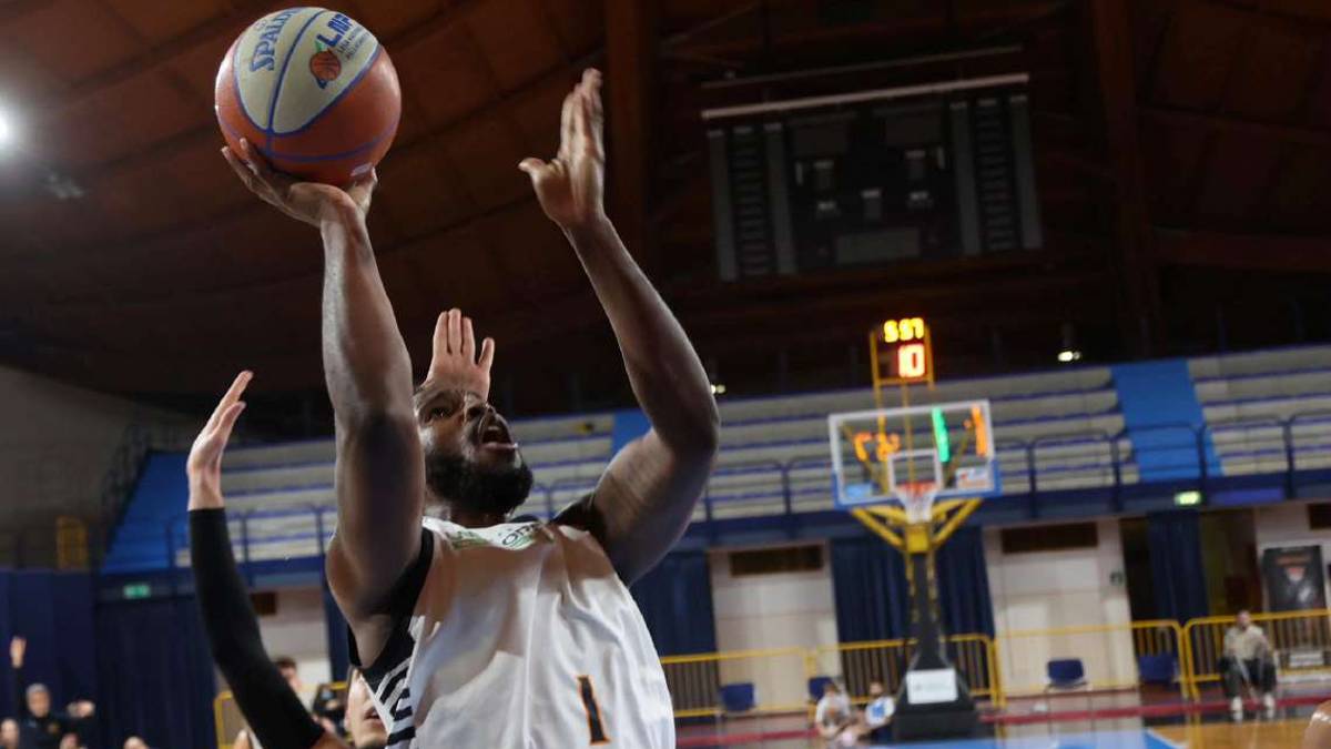 Basket B, Tigers oltre i problemi. Nwokoye: Il gruppo è compatto