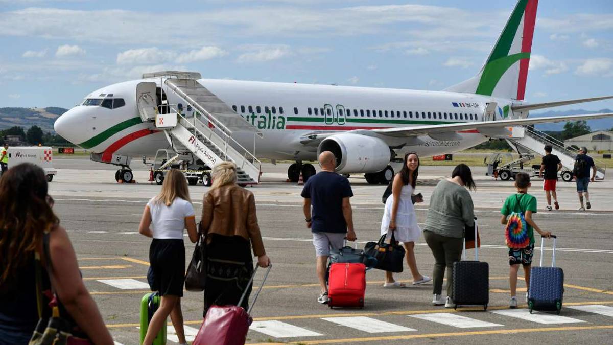 Forlì, odissea per i passeggeri da Lampedusa al Ridolfi