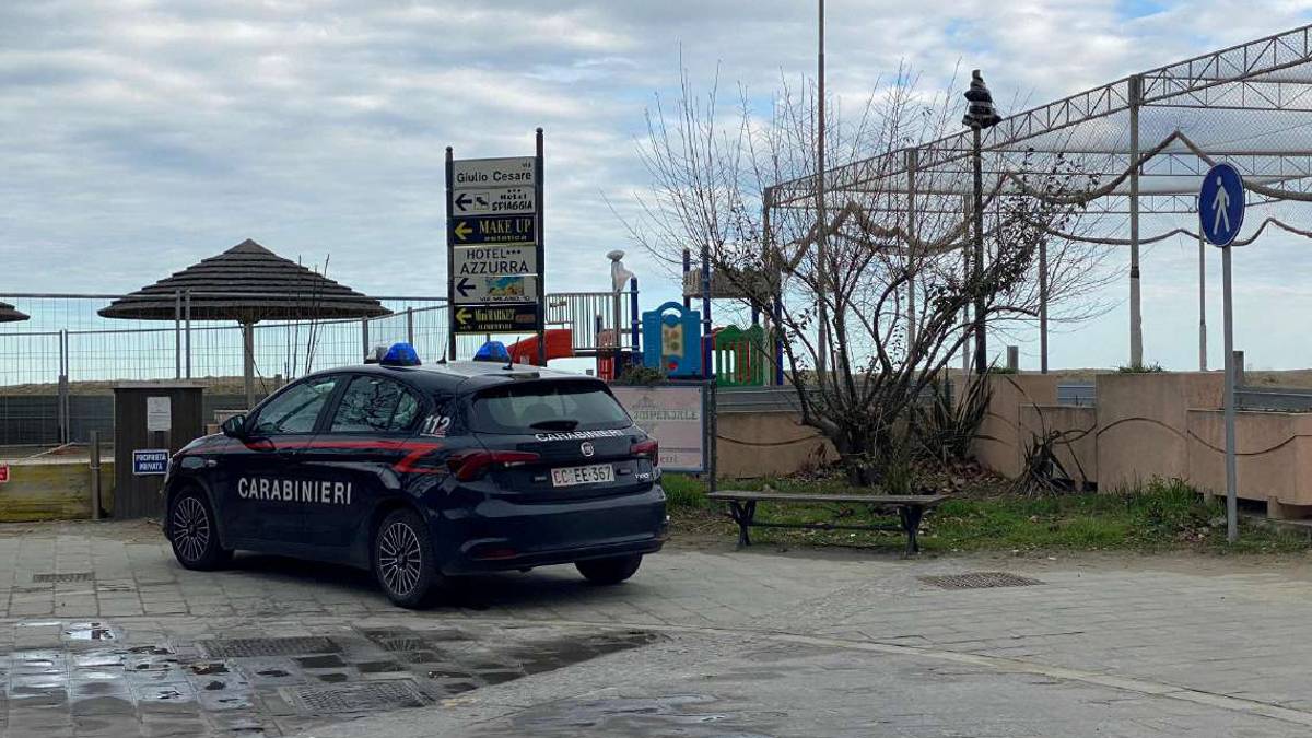 Violentata e picchiata alla foce del Rubicone a Gatteo Mare