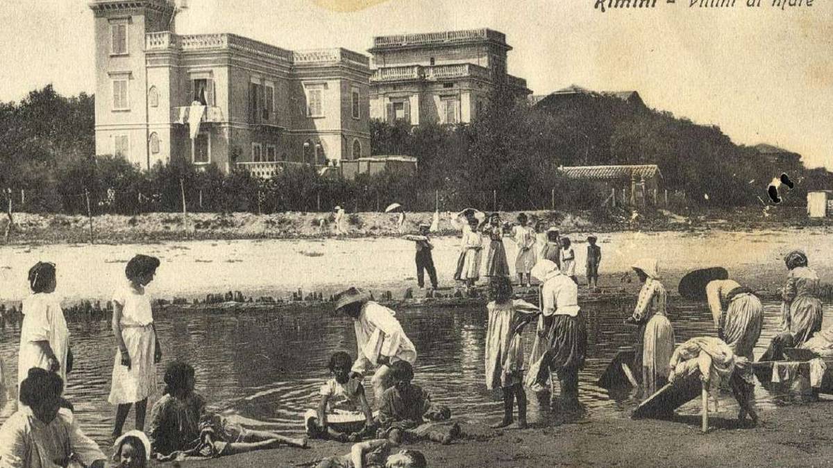 Alla Gambalunga 20mila euro per i fondi fotografici