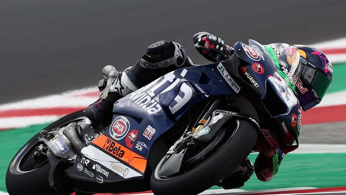 MotoGp: Bastianini cade ancora, mezzo sorriso per Dovizioso