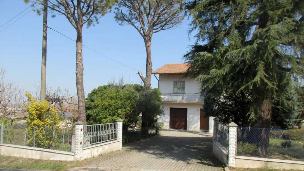 Longiano: anziani derubati in casa mettono i ladri in fuga